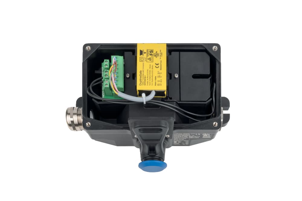Schmersal RS656-Z22-DS Pull-wire emergency stop switches; Thermoplastic enclosure; wire pull and breakage detection; Protection class IP66, IP67; Central connection terminal; Mechanical switching position indication; two-side operation / wire up to 2 x 100 m RS656-Z22-DS on Applied Automation